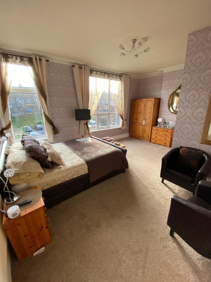 Bed and Breakfast The Fairmile Литам-Сент-Эннс Экстерьер фото