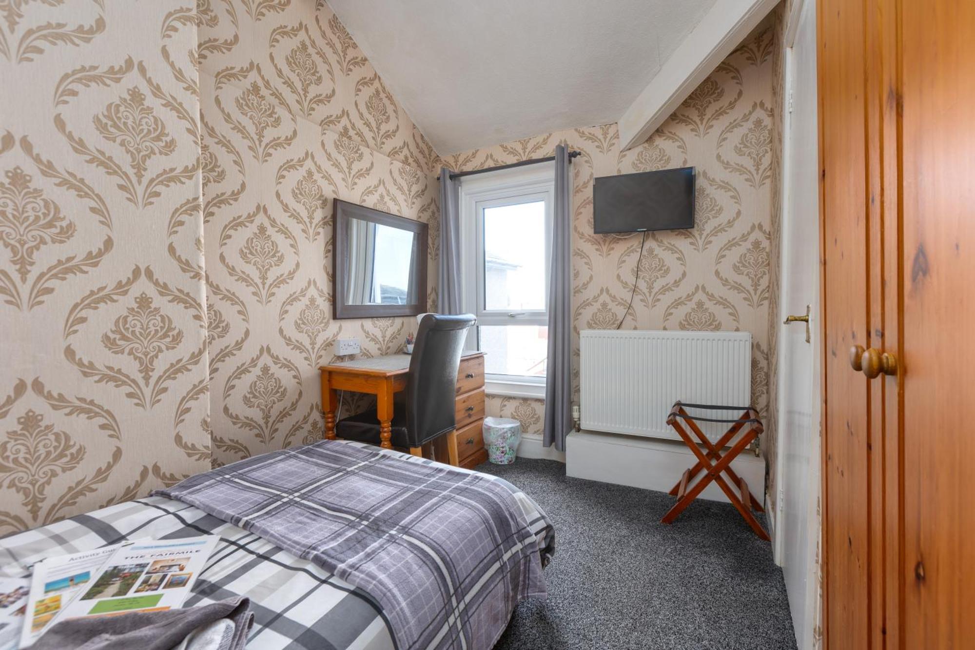 Bed and Breakfast The Fairmile Литам-Сент-Эннс Экстерьер фото