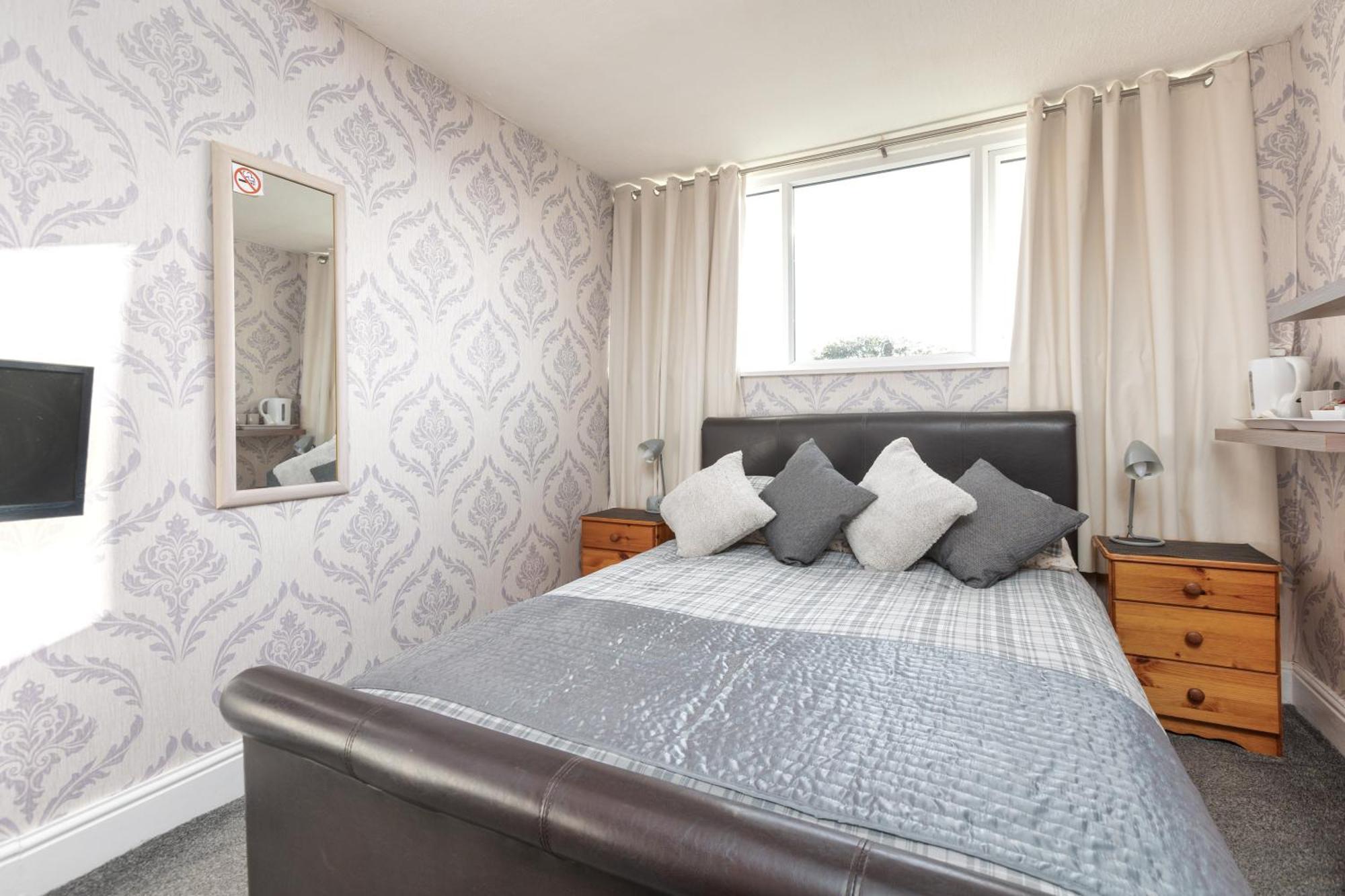 Bed and Breakfast The Fairmile Литам-Сент-Эннс Экстерьер фото