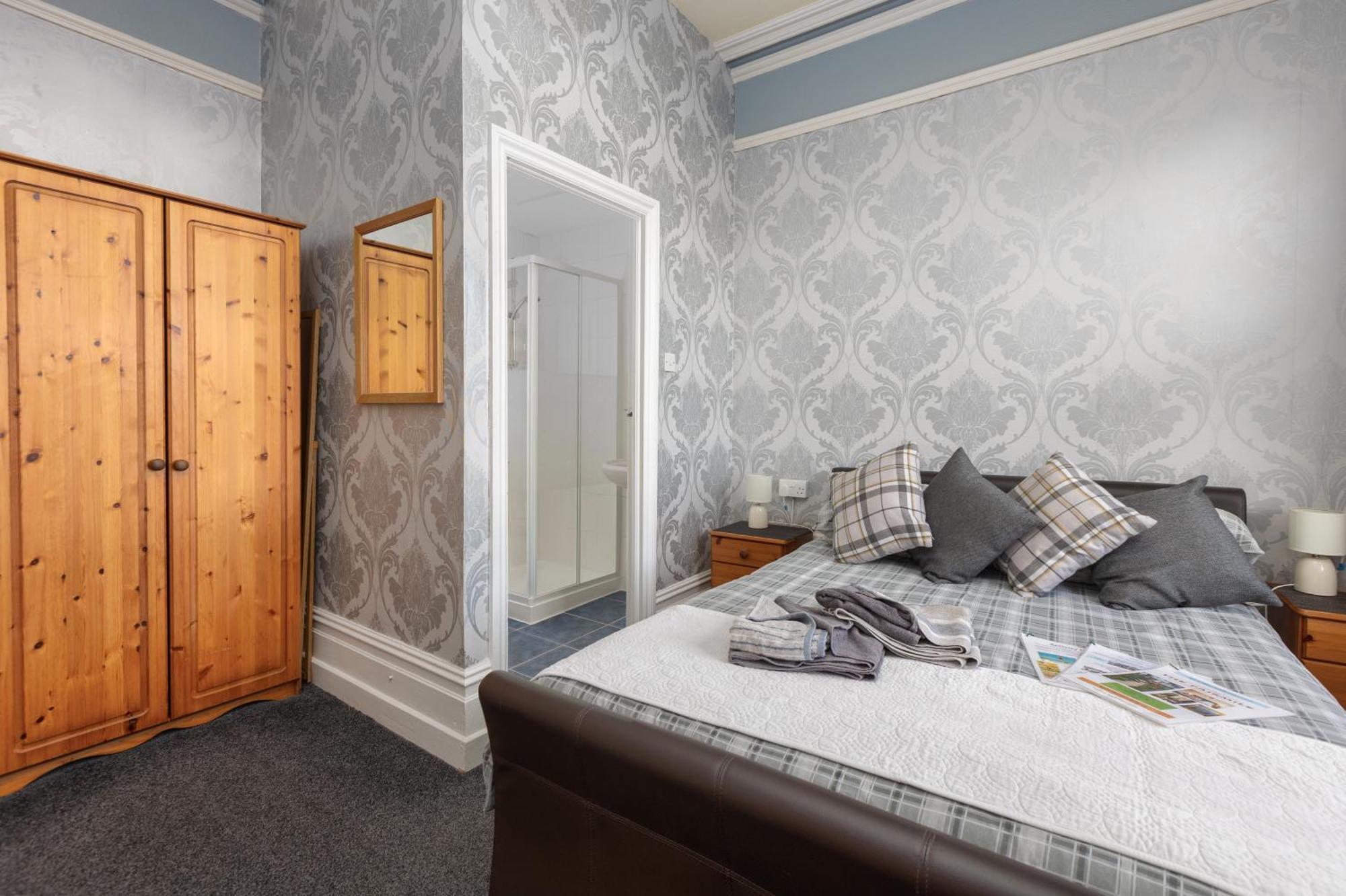 Bed and Breakfast The Fairmile Литам-Сент-Эннс Экстерьер фото